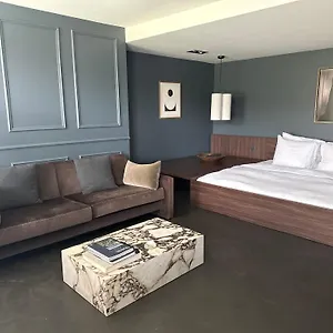 Bed & Breakfast Commune, Amsterdam